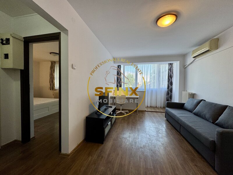 Piata Amzeimetrou la 100 m,  renovat, 3 camere, cat friendly