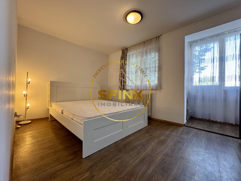 Piata Amzeimetrou la 100 m,  renovat, 3 camere, cat friendly