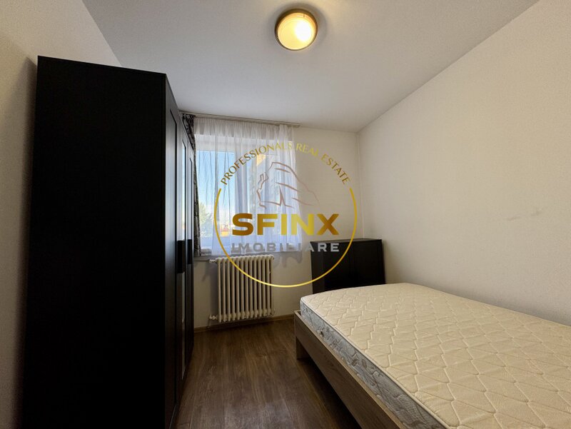 Piata Amzeimetrou la 100 m,  renovat, 3 camere, cat friendly