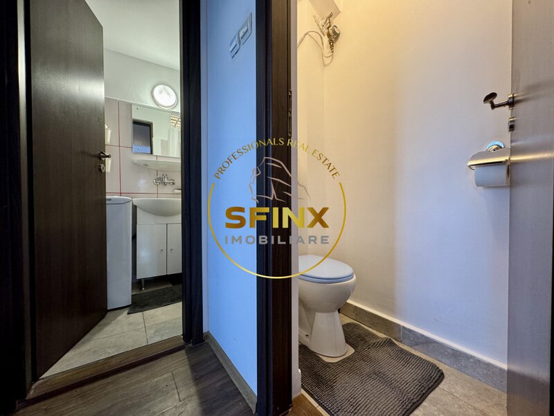 Piata Amzeimetrou la 100 m,  renovat, 3 camere, cat friendly